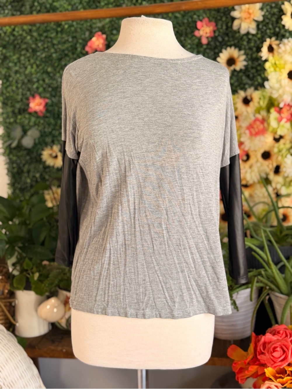 Forever 21 Heather Gray Top with Black Sleeves - Women's Long Sleeve